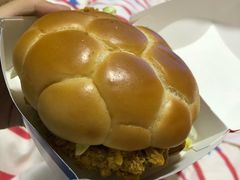 麦辣鸡腿堡金球版-麦当劳(乳山路店)