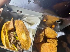 -TRIPS BURGER(大钟寺店)