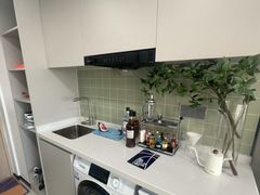 -东方体育中心(地铁站)