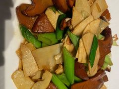 牛肝菌炒冬笋-江南厨子(万象天地店)