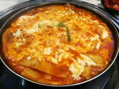 -三清洞摩西韩式年糕火锅(威高广场店)