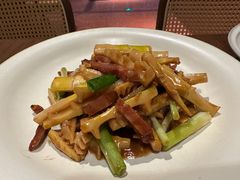 油焖腊肠雷竹笋-肆海小川菜酒馆Wine Bistro (青年路店)