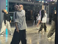 -泫舞舞蹈工作室