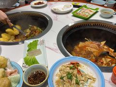 -雪乡人家东北菜·铁锅炖一切(高斯路店)