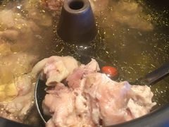 -云海肴·汽锅鸡·云南菜(天山百盛优客店)