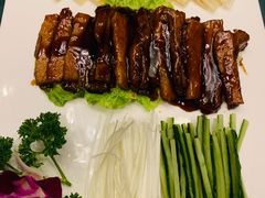 -河畔春天时尚餐厅