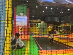 -蹦蹦跳跳(新奥购物中心店)