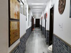 -茸梅路右拐龙虾-农家菜(松江店)