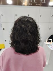 -镁连社·美联社