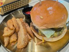 经典芝士牛肉堡-魏斯理汉堡(西安西咸吾悦广场店)