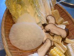 -潮界(LU·ONE凯德晶萃广场店)