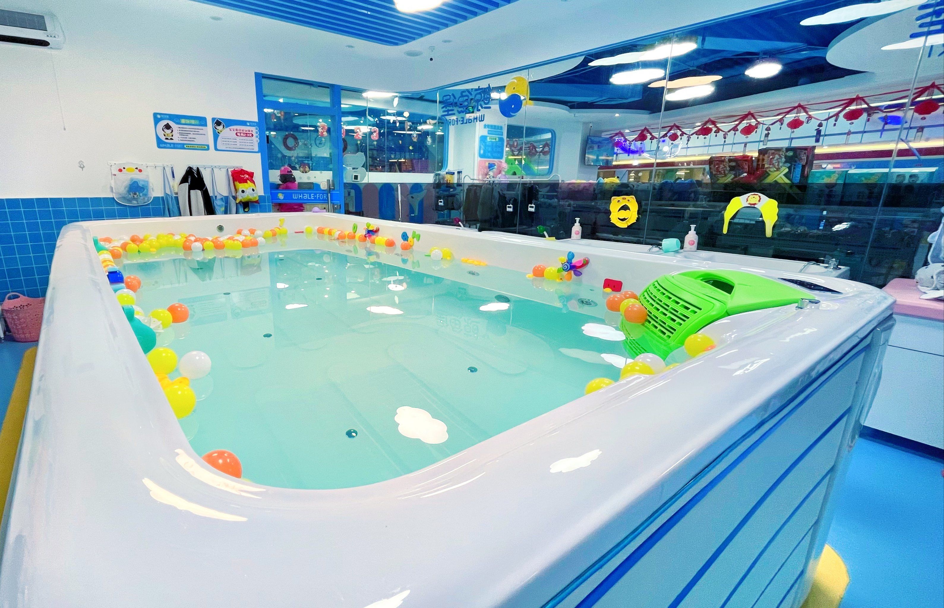 💦带娃来鲸鱼堡,享受欢乐游泳时光!