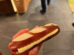 现熬蓝莓芝士碱水棒-PAOPAO Bakery&Café(港汇店)