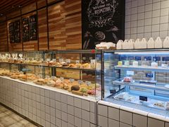 面包甜点陈列柜-野上麦田(中贸广场店)