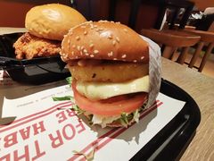 -The Habit Burger Grill 哈比特汉堡(复兴soho店)