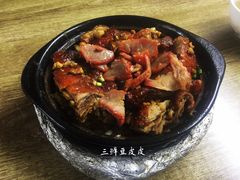 烧鹅叉烧双拼饭-煲煲香快餐(南京路店)