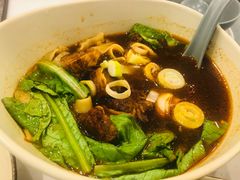 红烧牛筋牛肉面-鹿港小镇(黄金店)