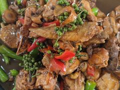 -八两八金·莱芜特色炒鸡(市南漳浦路店)