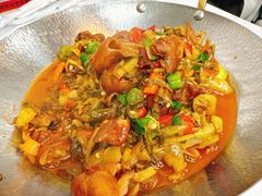 干锅酸菜肥肠-冯大腕江湖川菜馆(后沙峪店)