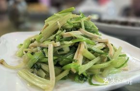 Water Celery and Tofu Skin Stir-Fry