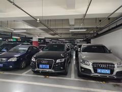 -金融街购物中心停车场