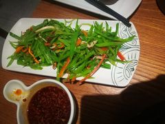 五彩花菇荷兰豆-云海肴·汽锅鸡·云南菜(广安门天虹店)