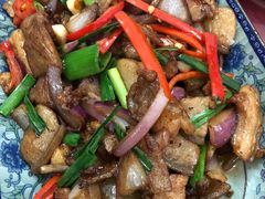 爆炒香猪-香猪美食(中心店)