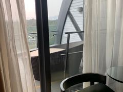 -上海滴水湖皇冠假日酒店