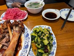 -老天桥酱肉烧饼夹肘子(天桥店)