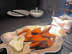 蝴蝶里招牌乳鸽-蝴蝶里·粤菜·点心(滨江龙湖店)