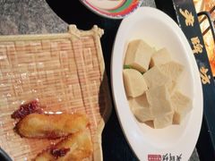 -老牌坊云南鱼豆花火锅(哈西万达店)