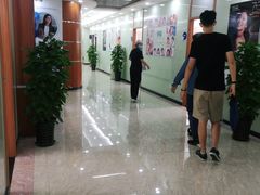 -茂菊口腔连锁(浦东南路店)