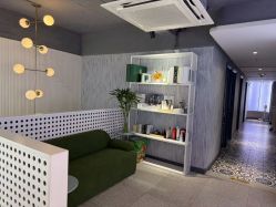 -PE SALON