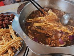 红烧牛肉锅-美兰春记食店·龙舌坡红烧牛肉