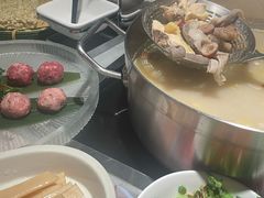 -尚尚仙·酸汤猪手·猪肚鸡火锅(华联万柳购物中心店)