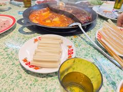 -肖婷姐大铁锅重庆火锅(南湖店)
