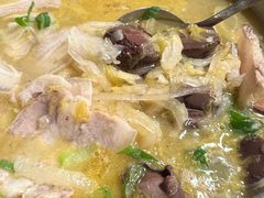 血肠酸菜火锅-鑫正兴东北烧烤(滨湖店)
