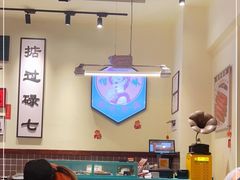 大堂-何妹湿辣牛肉·粤式烧烤砂煲(桂雅路店)