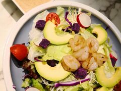 牛油果大虾沙拉-JUKEBOX玖部音乐餐厅(华侨城店)