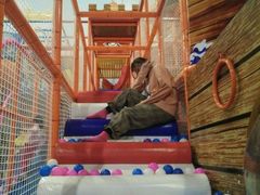 -嘿哟动霸CHUA·新潮玩运动娱乐中心·蹦床滑冰团建乐园