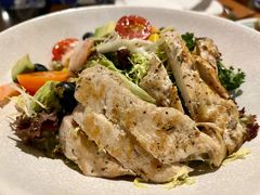 香茅鸡肉牛油果虾仁沙拉-Golden Lily河内巴黎法越料理餐厅(建国西路店)