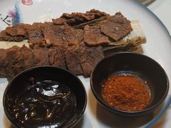 -茅台镇网红溶洞餐厅·茅帮菜馆