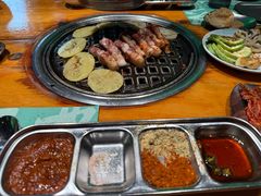 -唯成•韩国炭火烤肉 유성고기