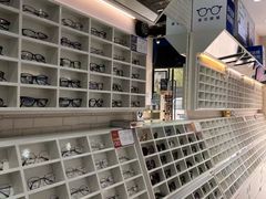 -诺柯视眼镜-蔡司依视路官方工厂店(淞南一店)