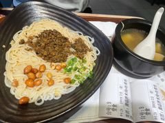 -蒙自源米线大王(东站店)