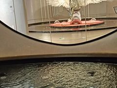 -涨巢·潮玩水疗局