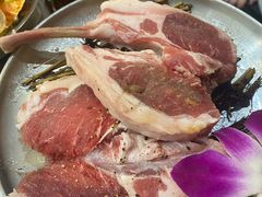-围炉肉舍•炭烤活鳗•丹东海鲜烤肉(步行街店)