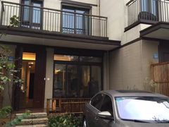 -田园东方蜜桃村的田野营地