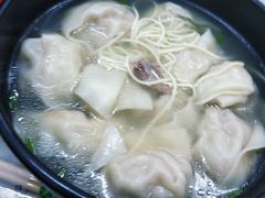 三鲜大馄饨-万寿斋(山阴路店)