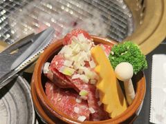 -山川小町·极番烧肉(新地假日广场店)